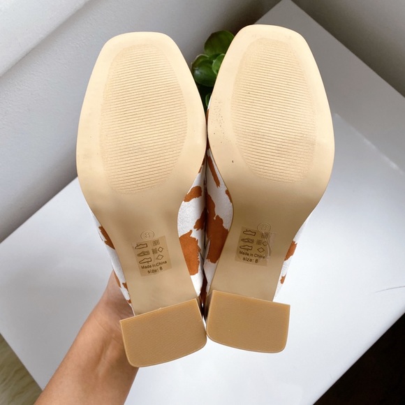 🍂 COW PRINT FAUX SUEDE STITCHED CHUNKY HEEL MULES - Picture 10 of 16